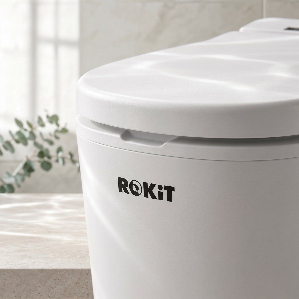 Close-up of the ROKiT ZERO 5 unit